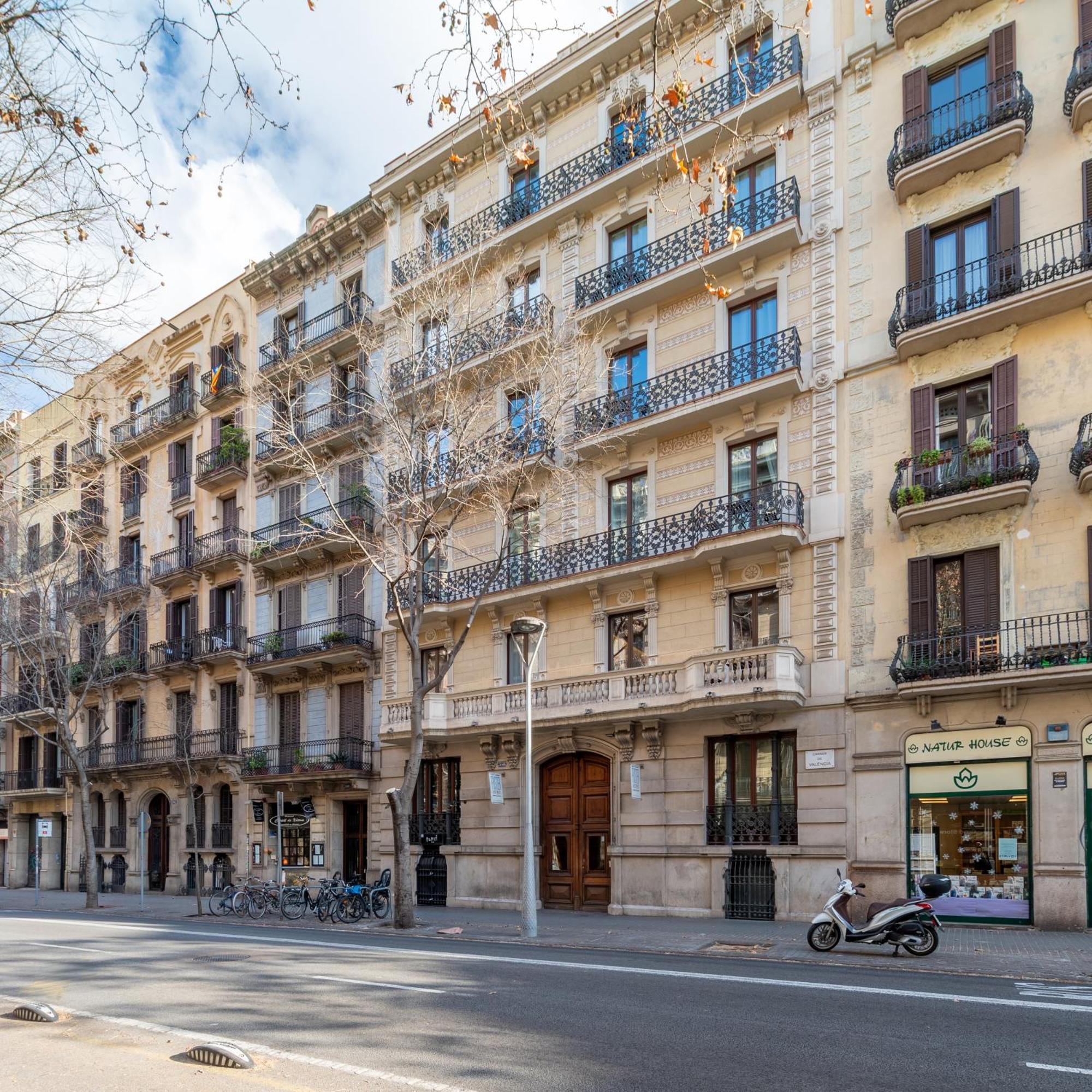 Fuster Apartments By Aspasios Barcellona Esterno foto